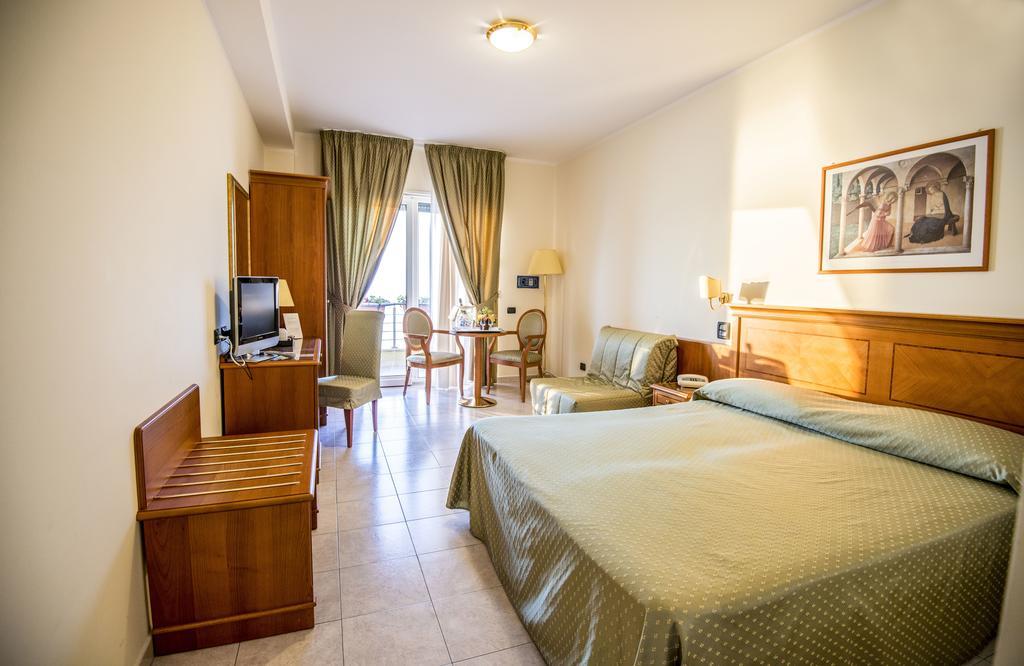 Grand Hotel Victoria Bagnara Calabra Bagian luar foto